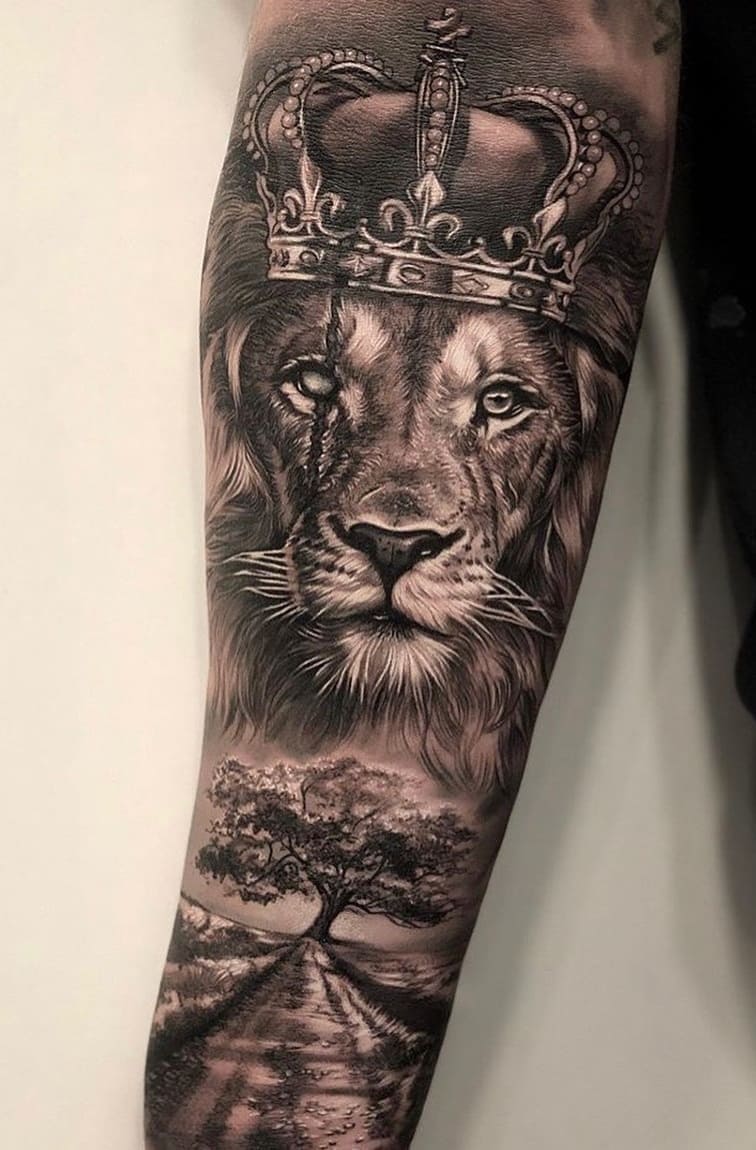 tatuaje masculino en el brazo 219