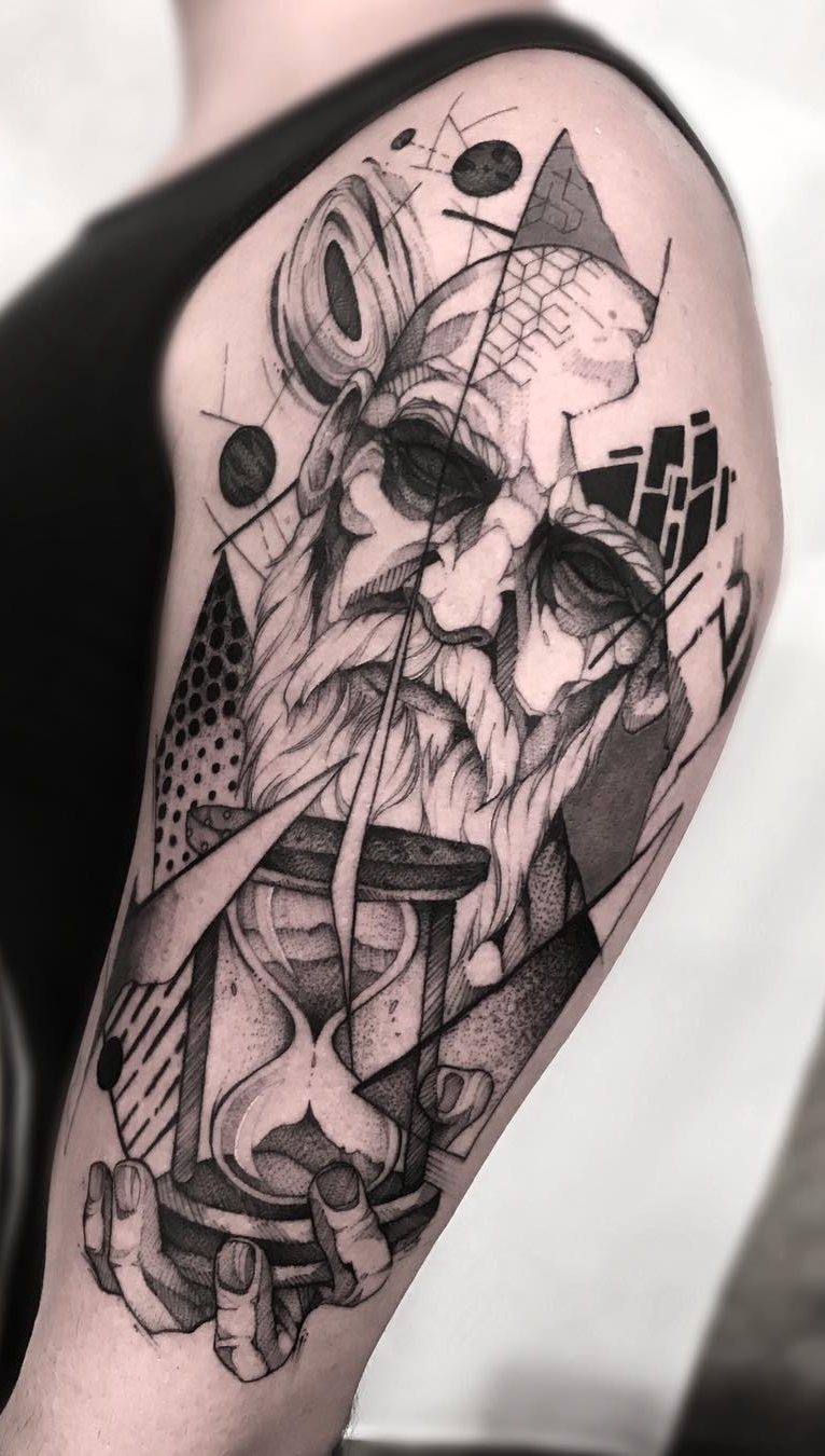 tatuaje masculino en el brazo 73