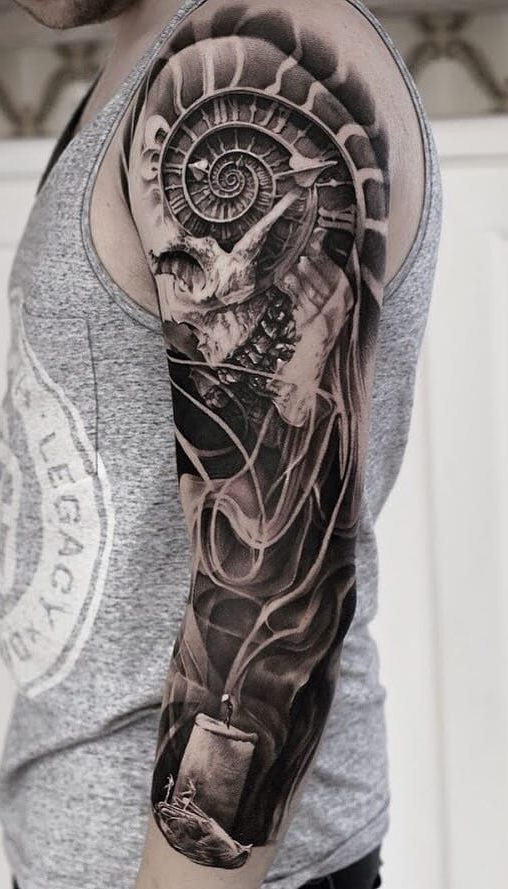 tatuaje masculino en el brazo 83