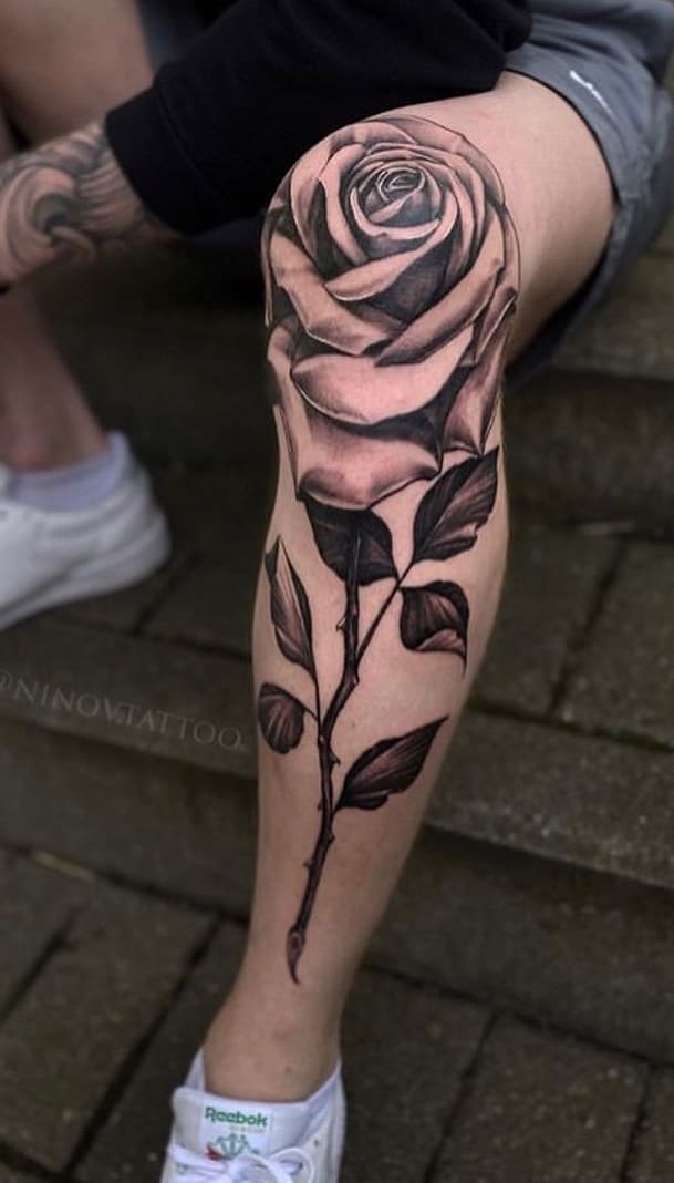 tatuaje masculino en la pierna 05