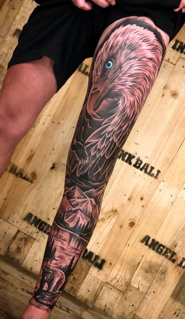tatuaje masculino en la pierna 14