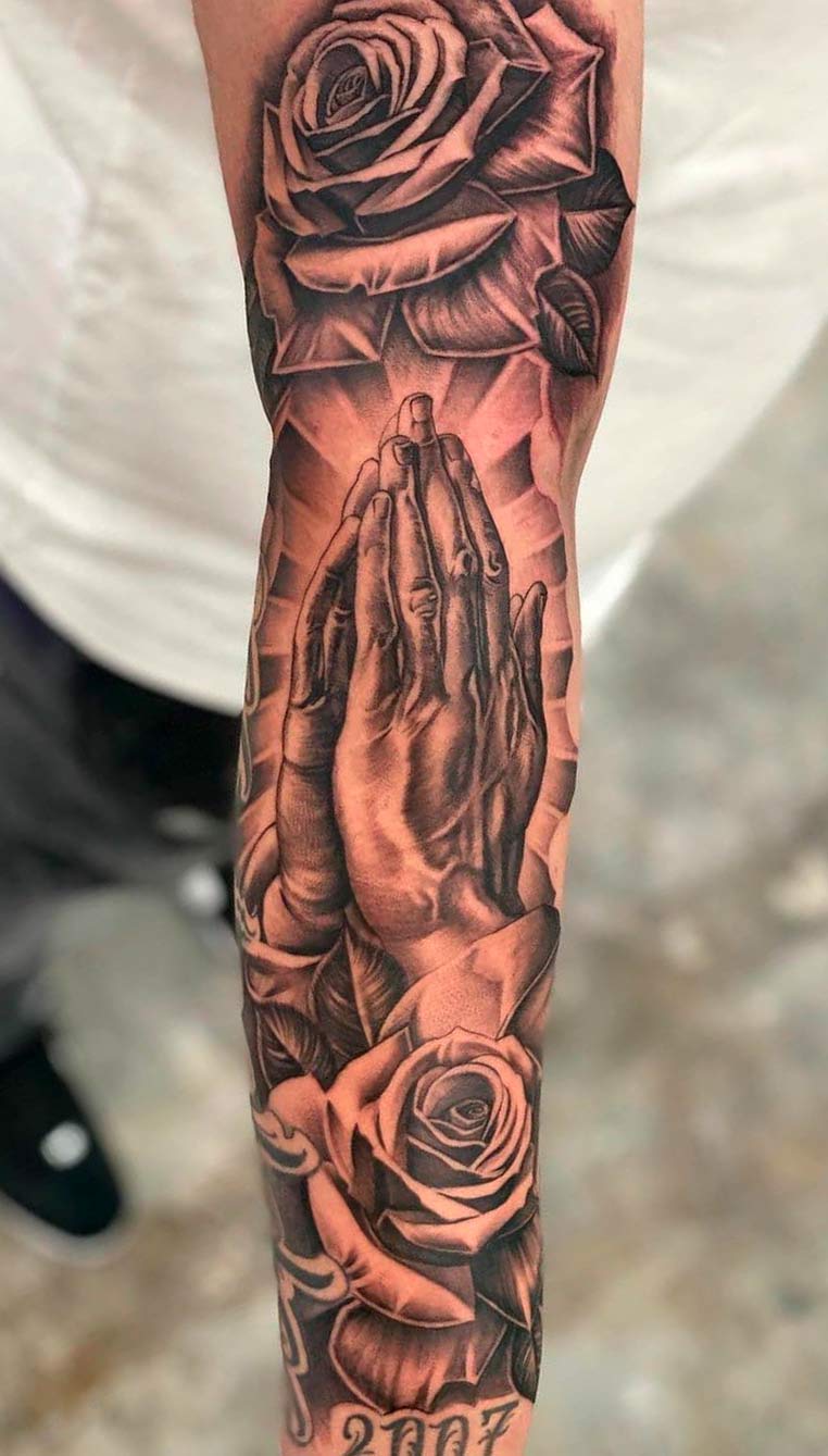 tatuaje masculino religioso 02