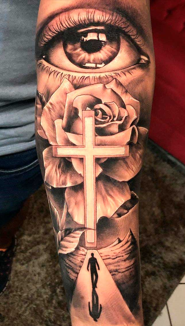 tatuaje masculino religioso 03
