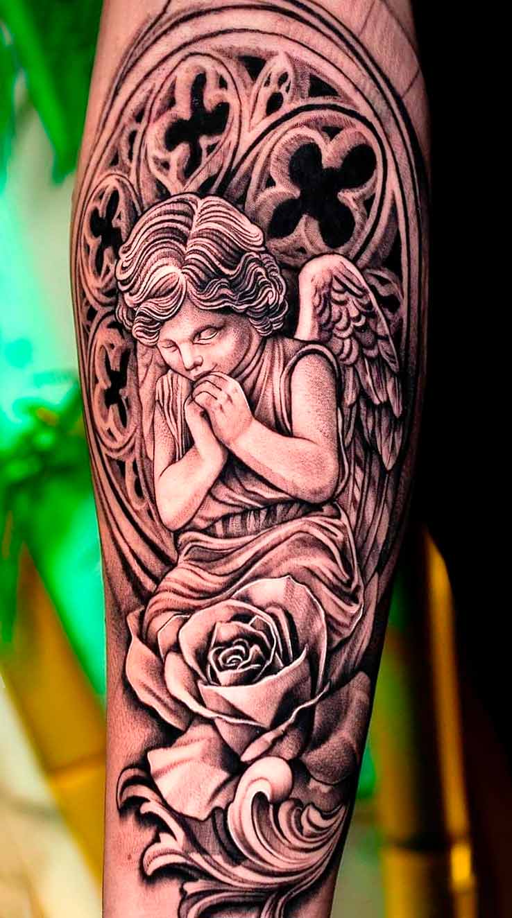 tatuaje masculino religioso 16