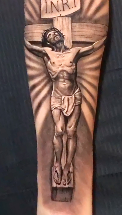 tatuaje masculino religioso 25