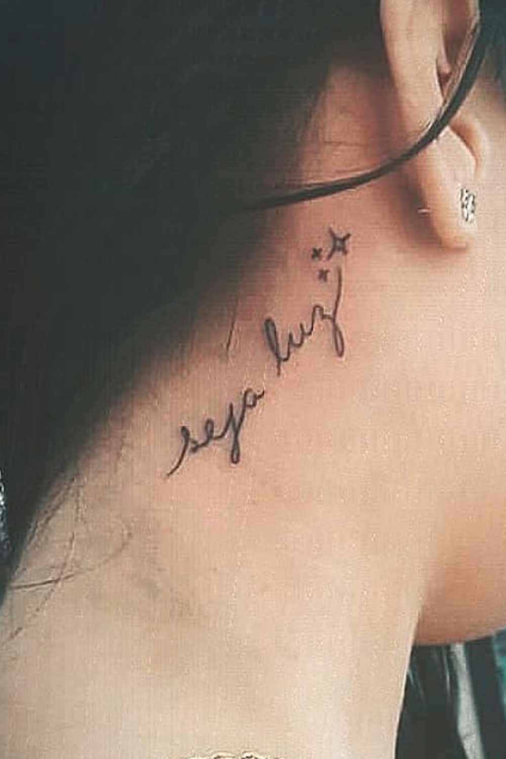 tatuaje nuca cuello mujer 09