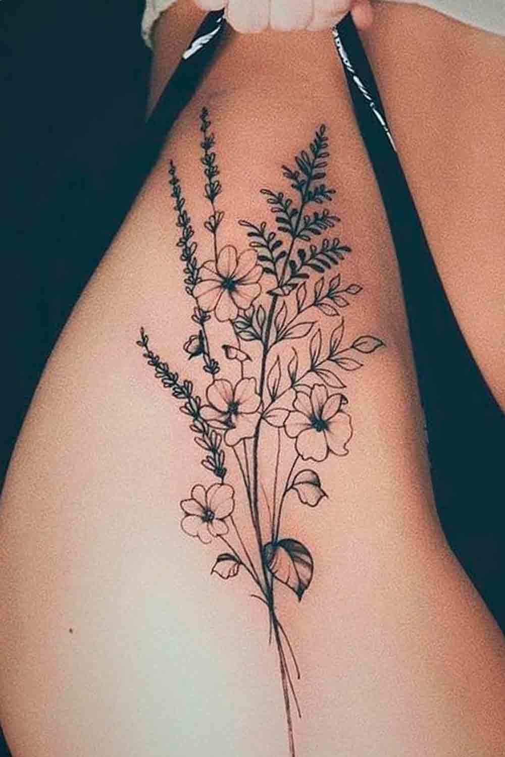 tatuaje pequeno sexi de mujer 03