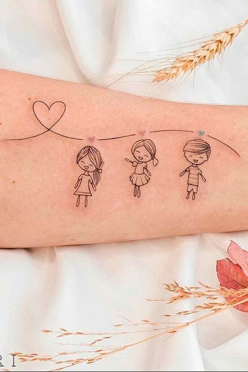 tatuaje pequeno sexi de mujer 15