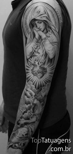 tatuaje religioso de mujer 05