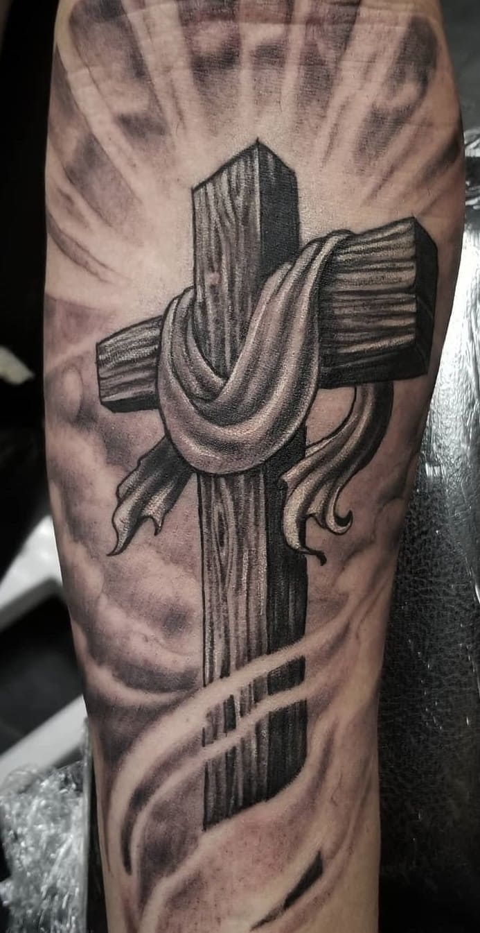 tatuaje religioso de mujer 06