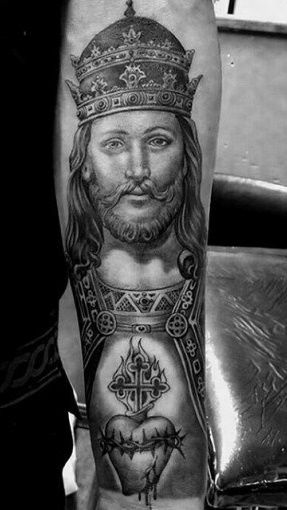 tatuaje religioso de mujer 101