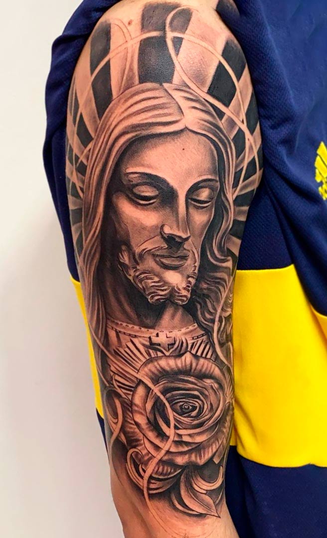 tatuaje religioso de mujer 103