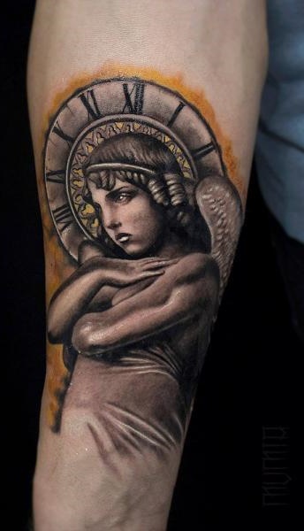 tatuaje religioso de mujer 124