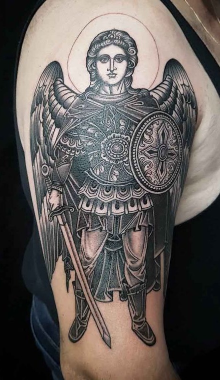 tatuaje religioso de mujer 129