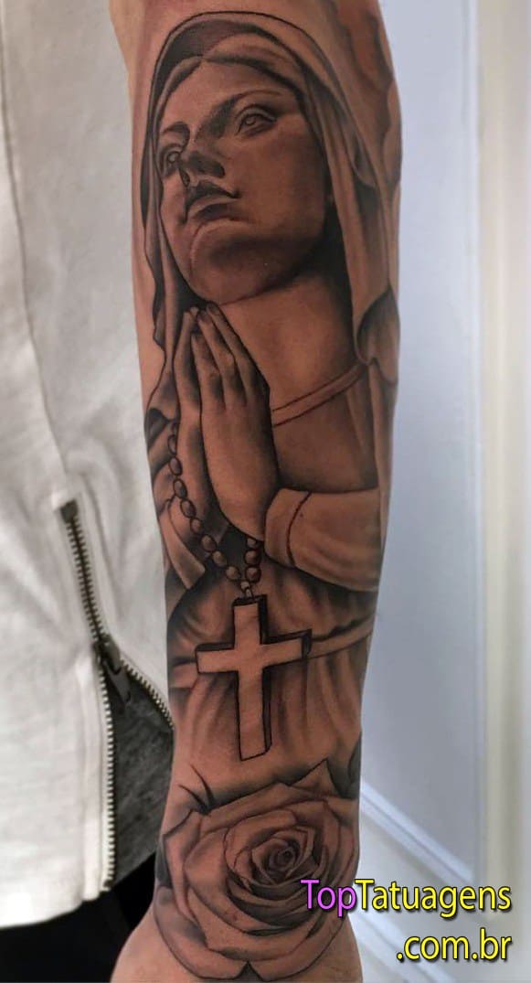 tatuaje religioso de mujer 45