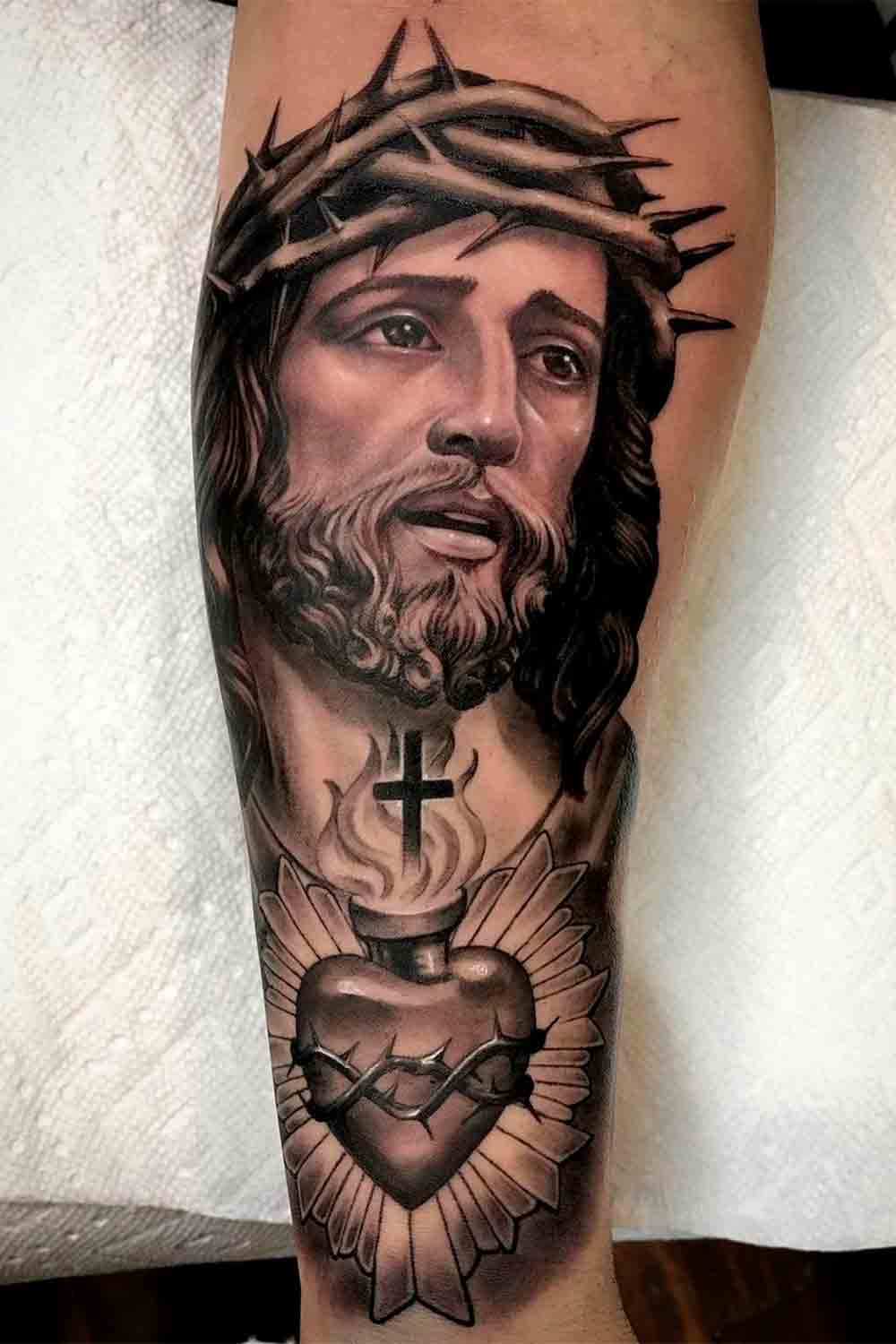 tatuaje religioso de mujer 54