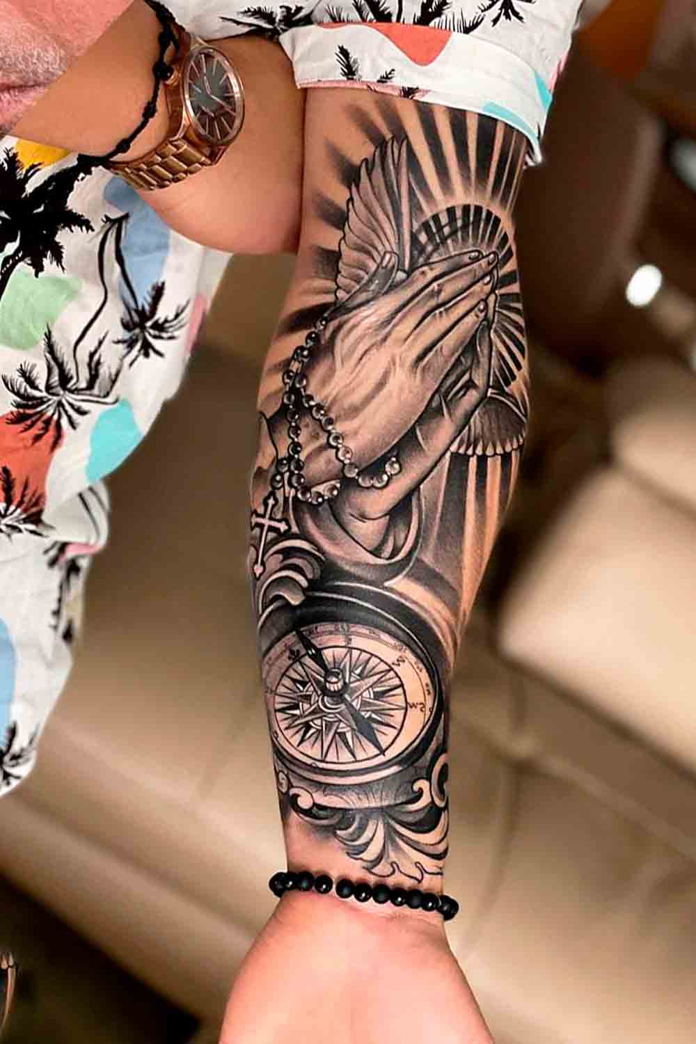 tatuaje religioso para hombre 47