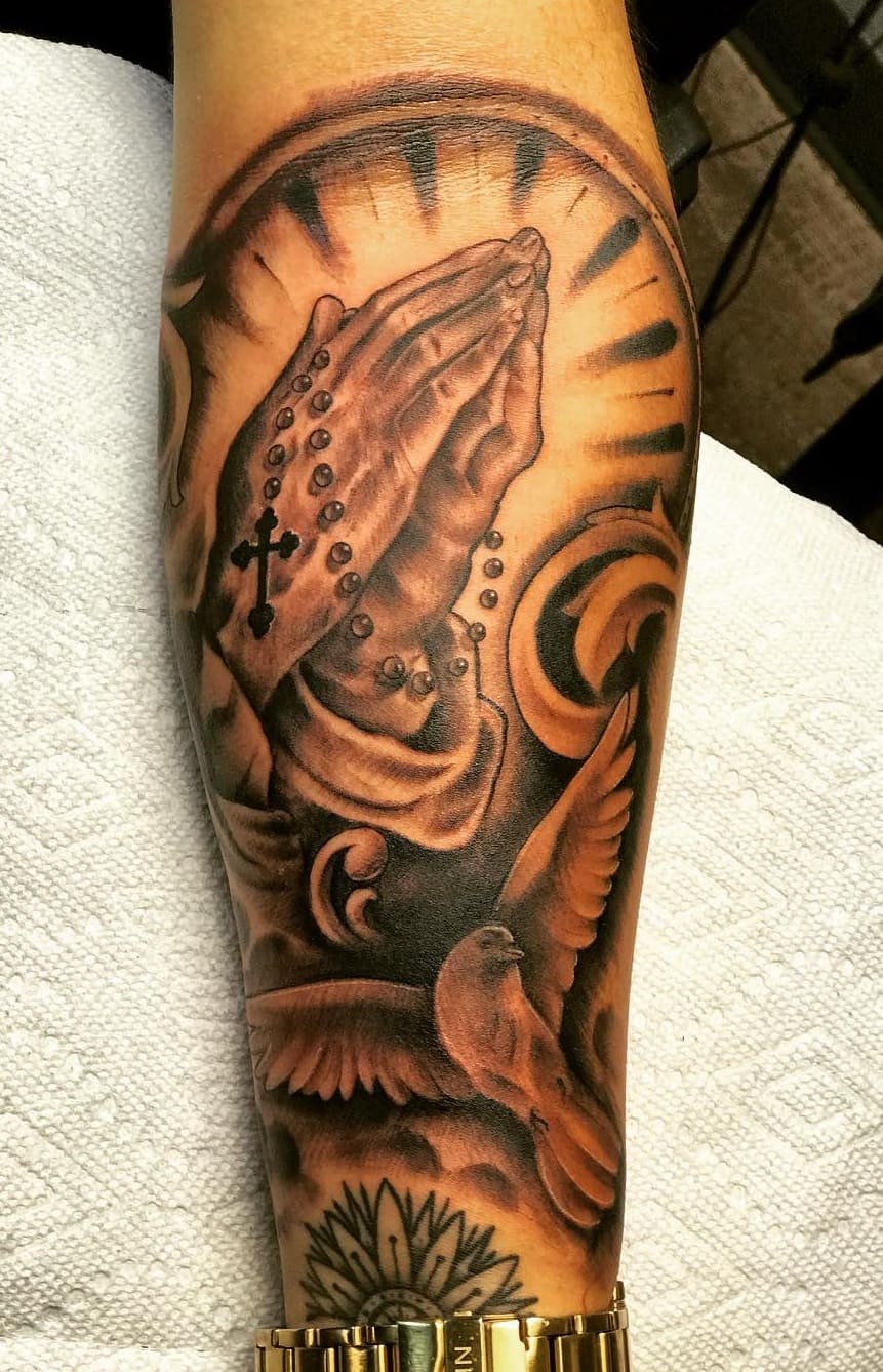 tatuaje religioso para hombre 90