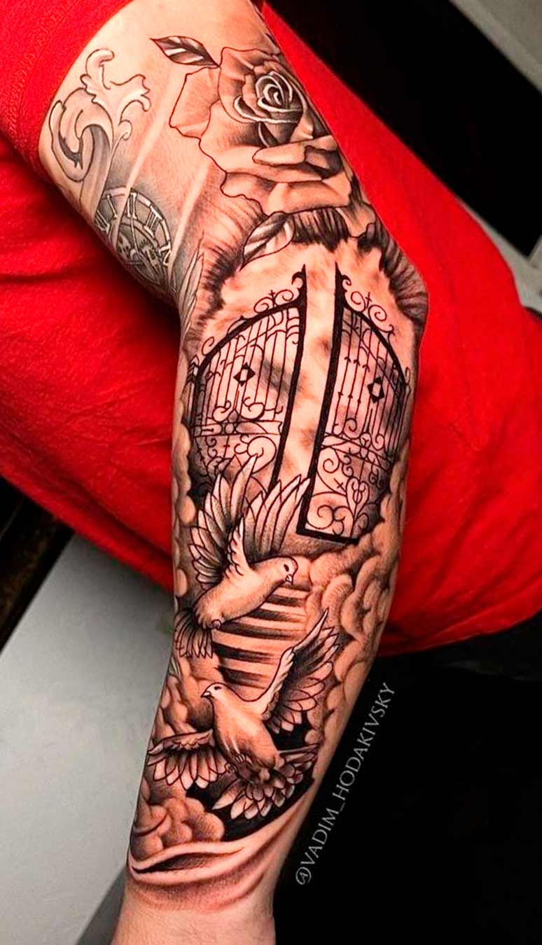 tatuaje religioso para hombre 92