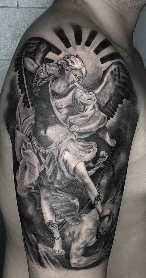 tatuaje religioso para hombre 94