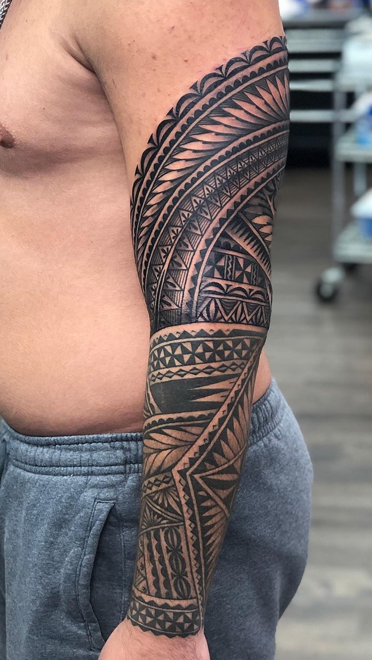 tatuaje tribal para hombre 32