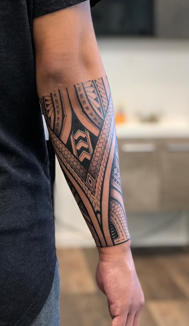 tatuaje tribal para hombre 41