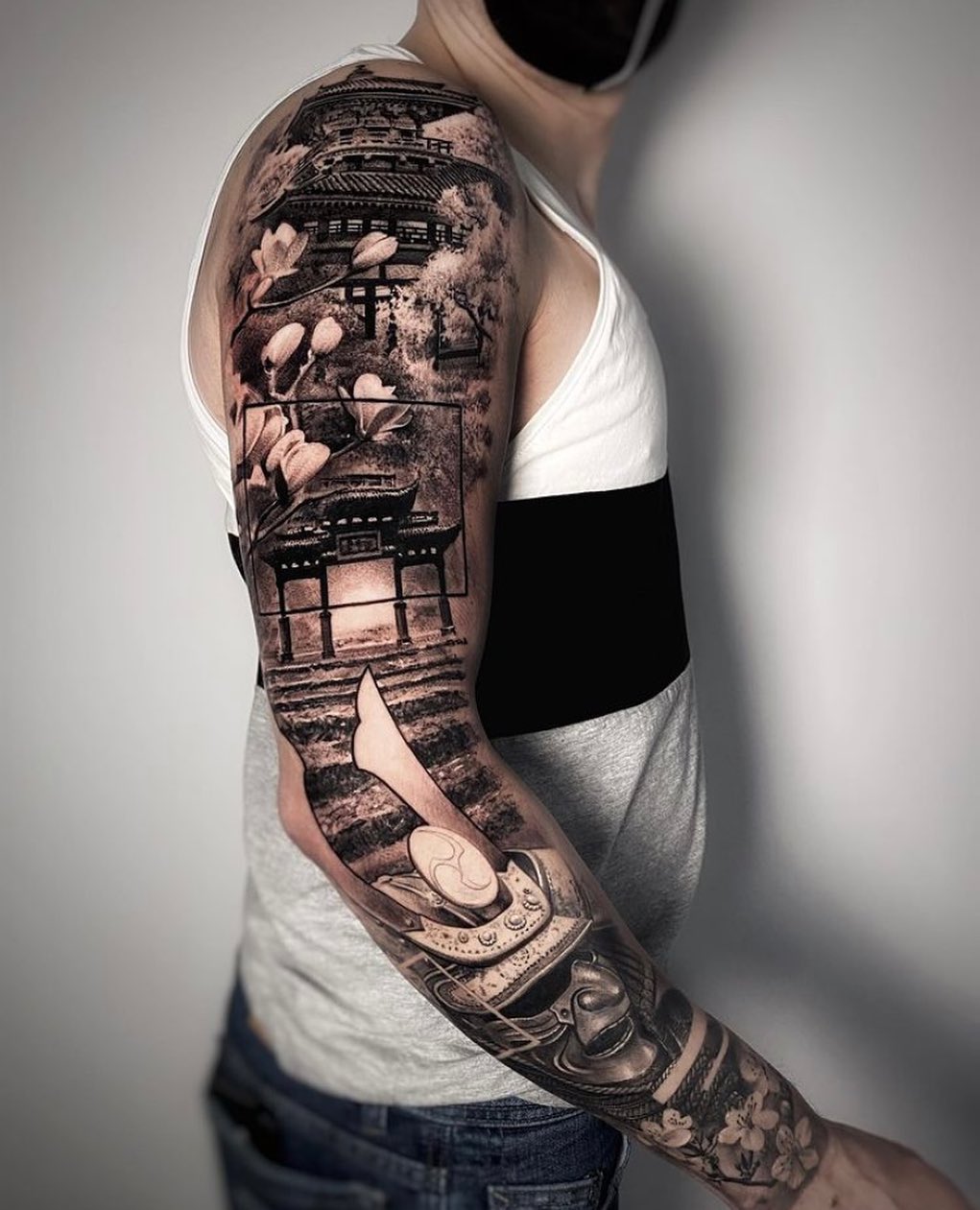 brazo lleno de tatuajes 104
