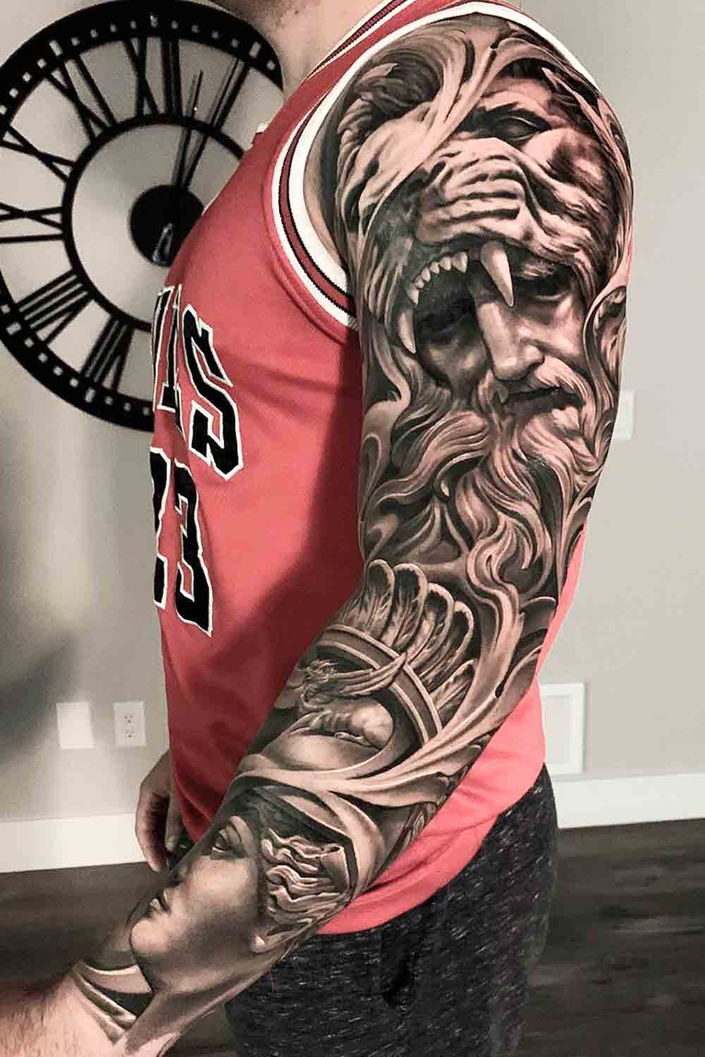brazo lleno de tatuajes 108