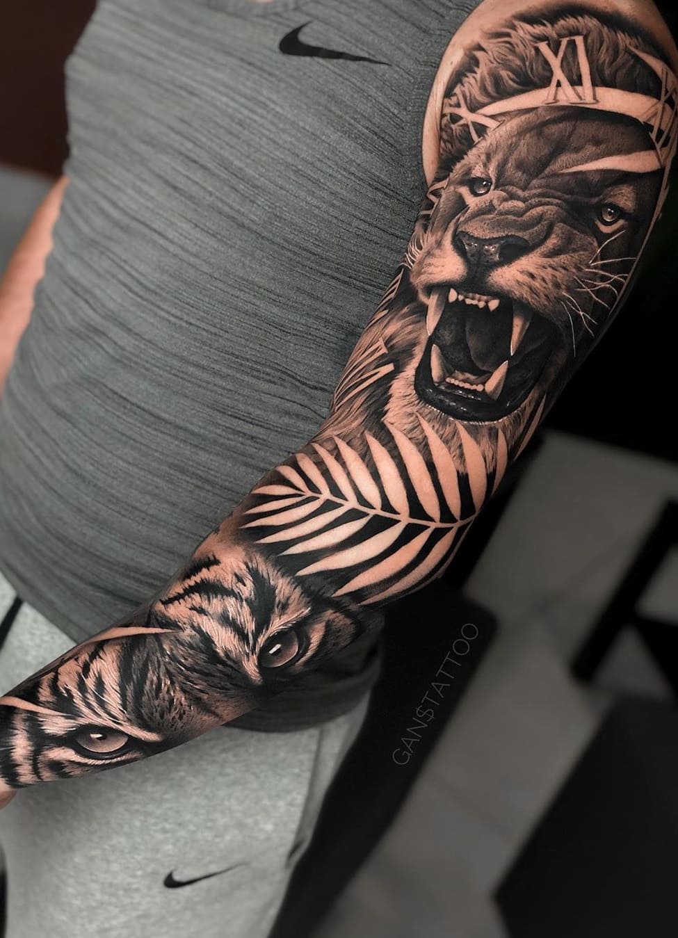 brazo lleno de tatuajes 124