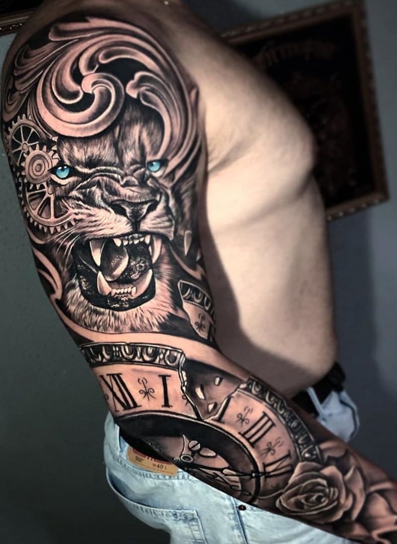 brazo lleno de tatuajes 142