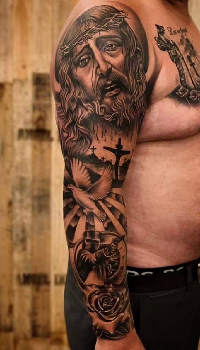 brazo lleno de tatuajes 150