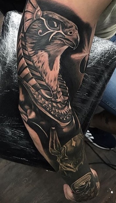 brazo lleno de tatuajes 168