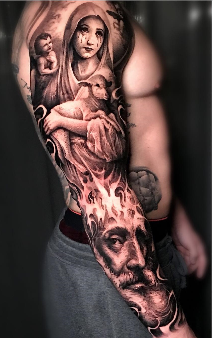 brazo lleno de tatuajes 63