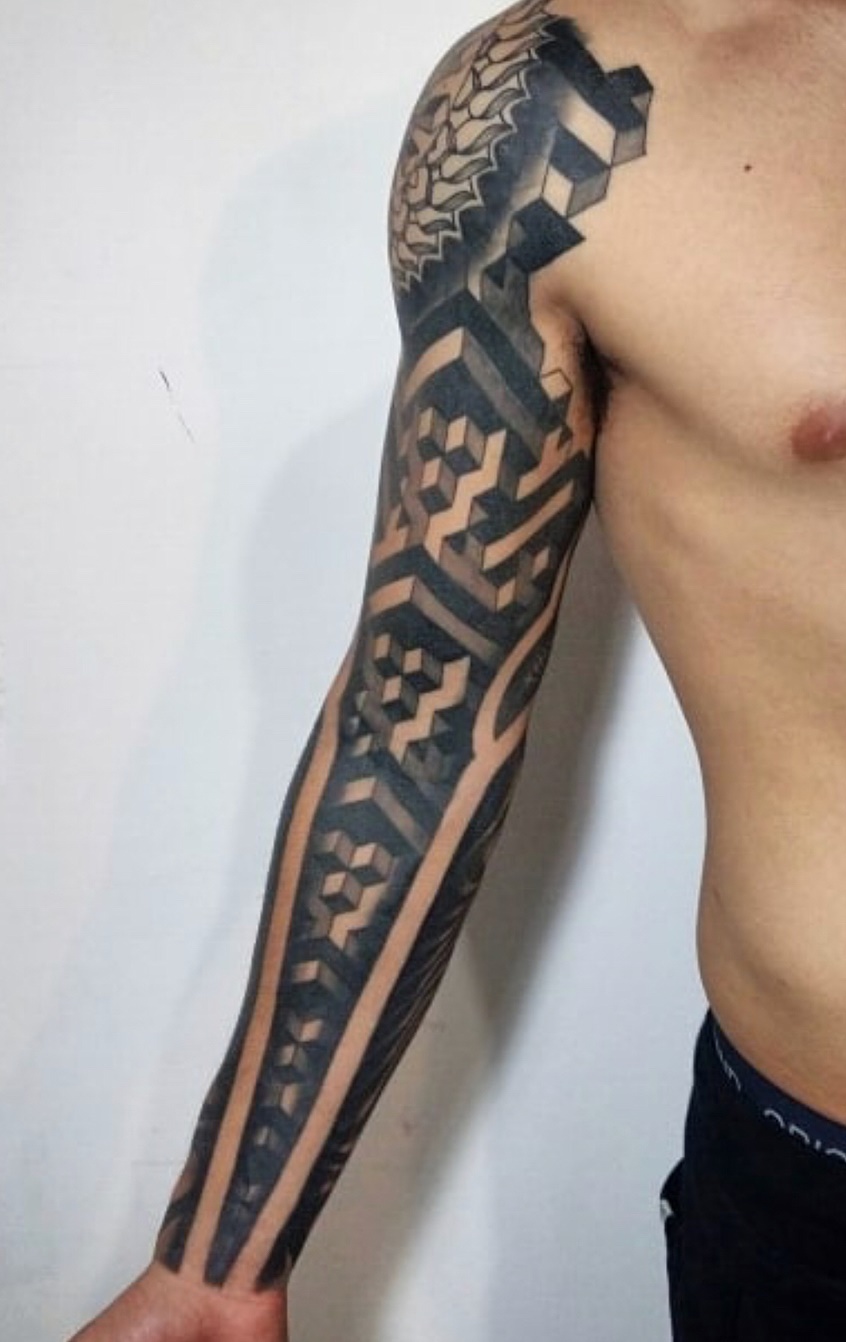 brazo lleno de tatuajes 85