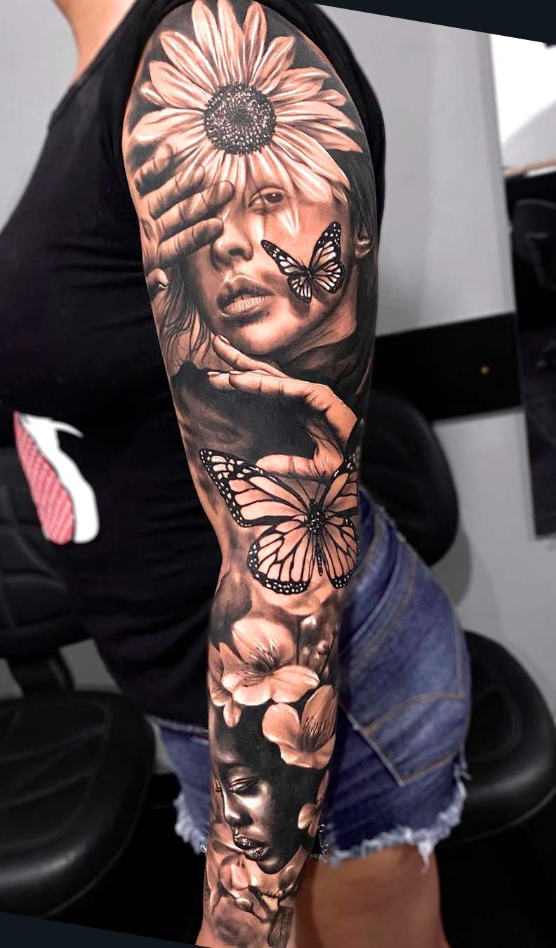 mujer con tatuaje manga completa 06