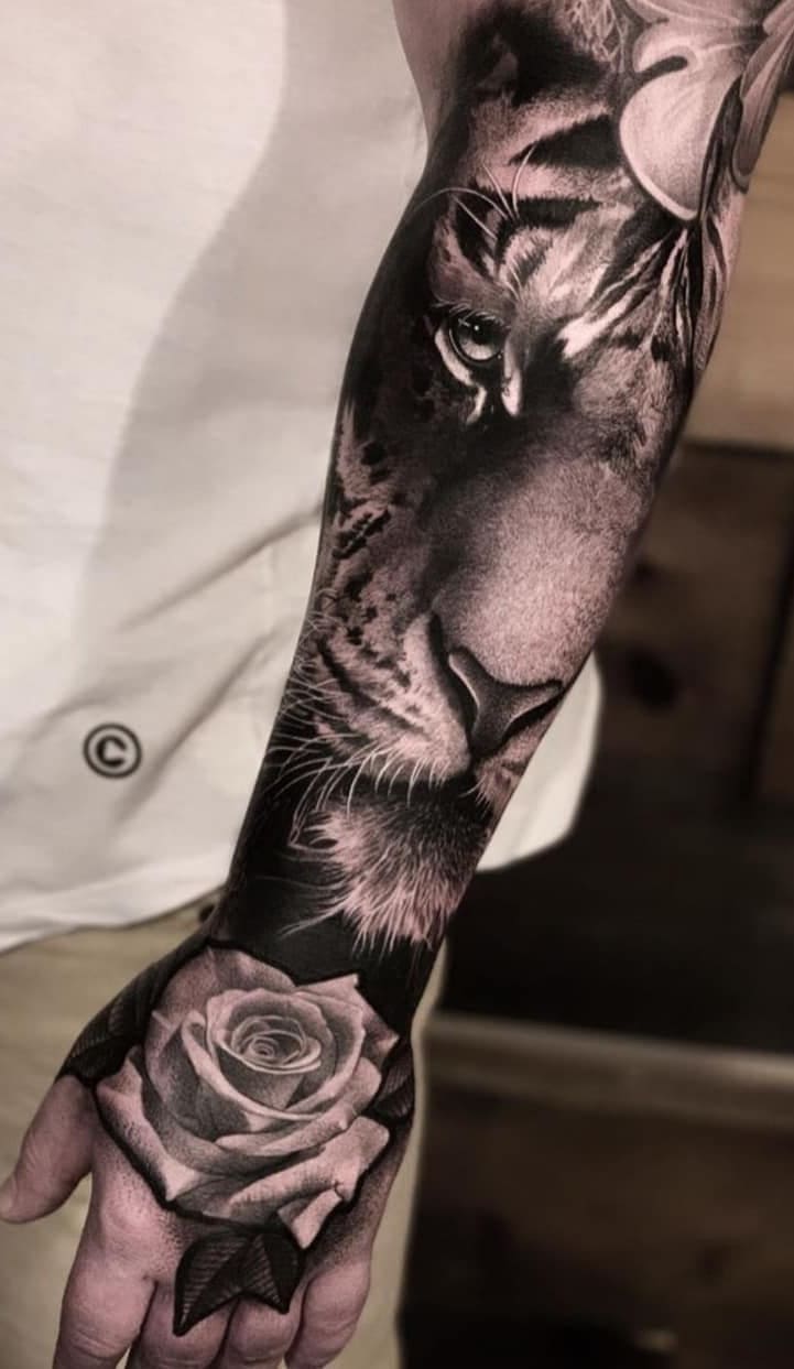 tattoo antebrazo para hombre 56