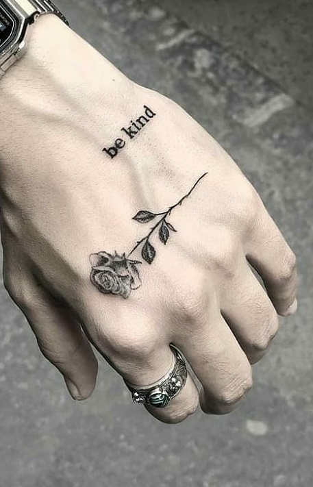 tattoo en la mano para hombre 03