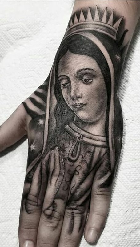 tattoo en la mano para hombre 17