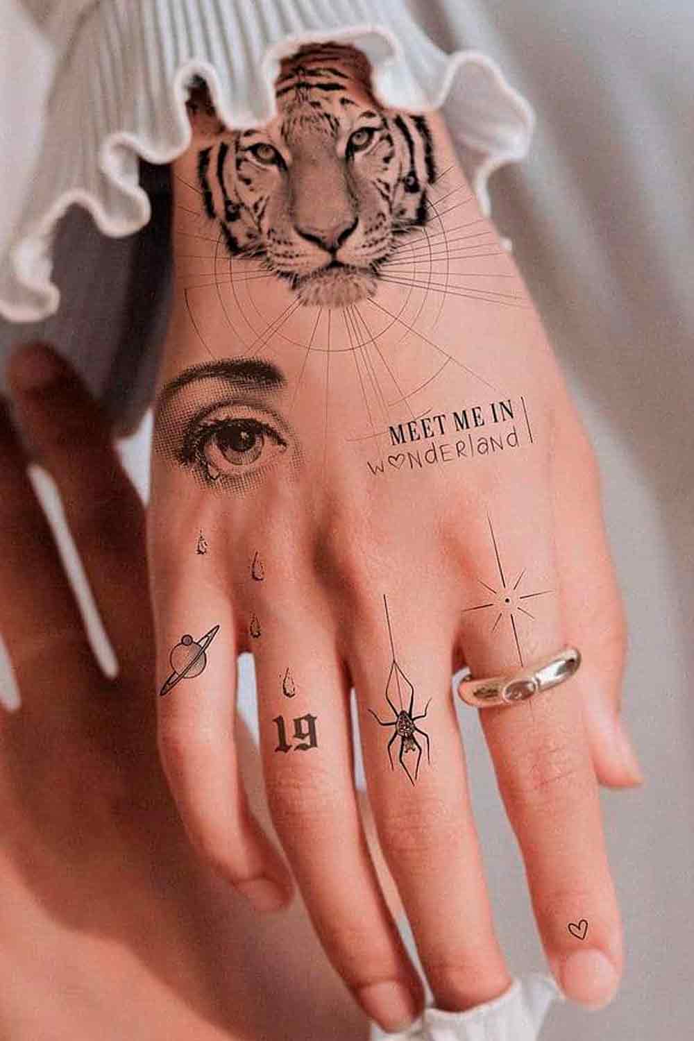 tattoo en la mano para hombre 97