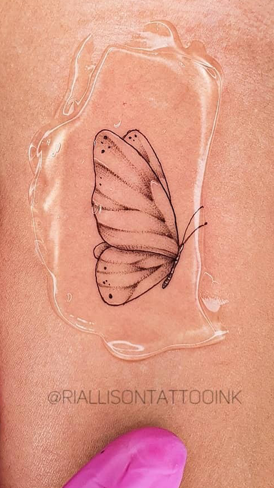 tattoo mariposa para mujer 02