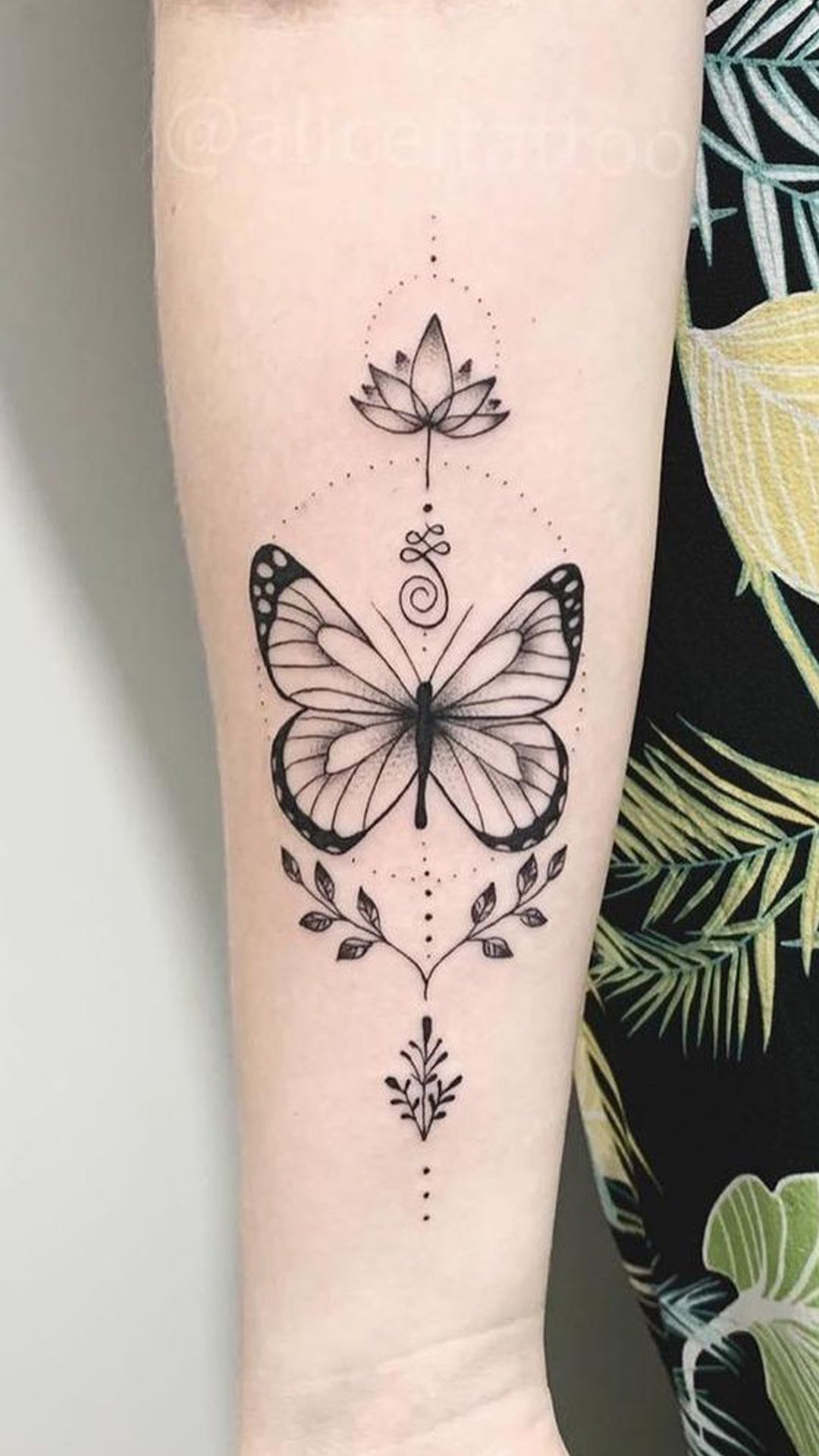 tattoo mariposa para mujer 108