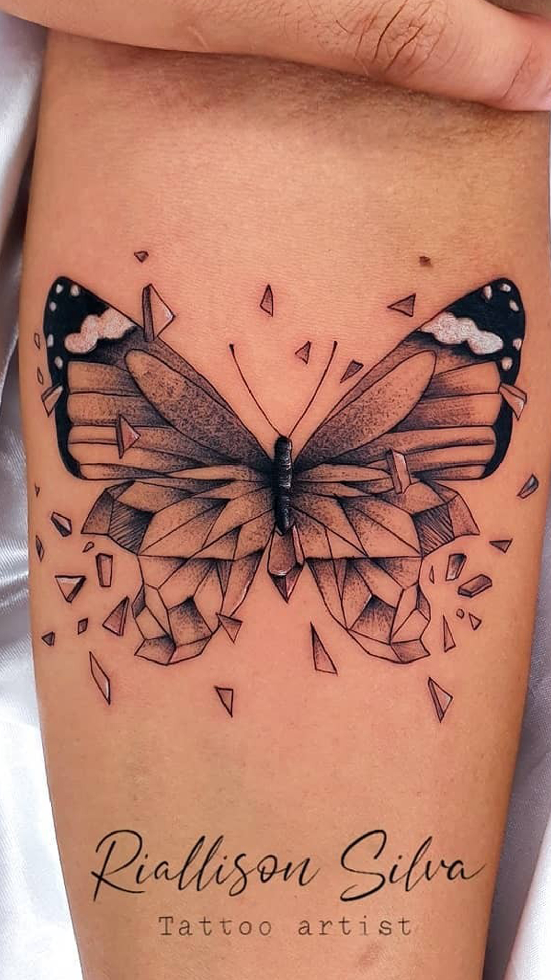 tattoo mariposa para mujer 18