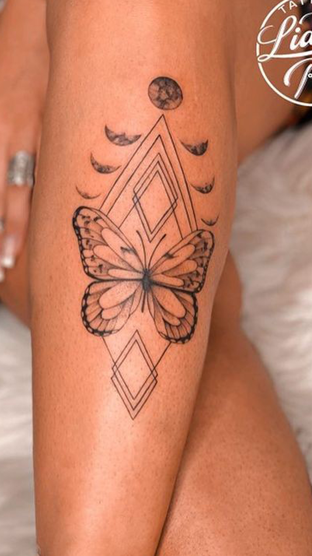 tattoo mariposa para mujer 32