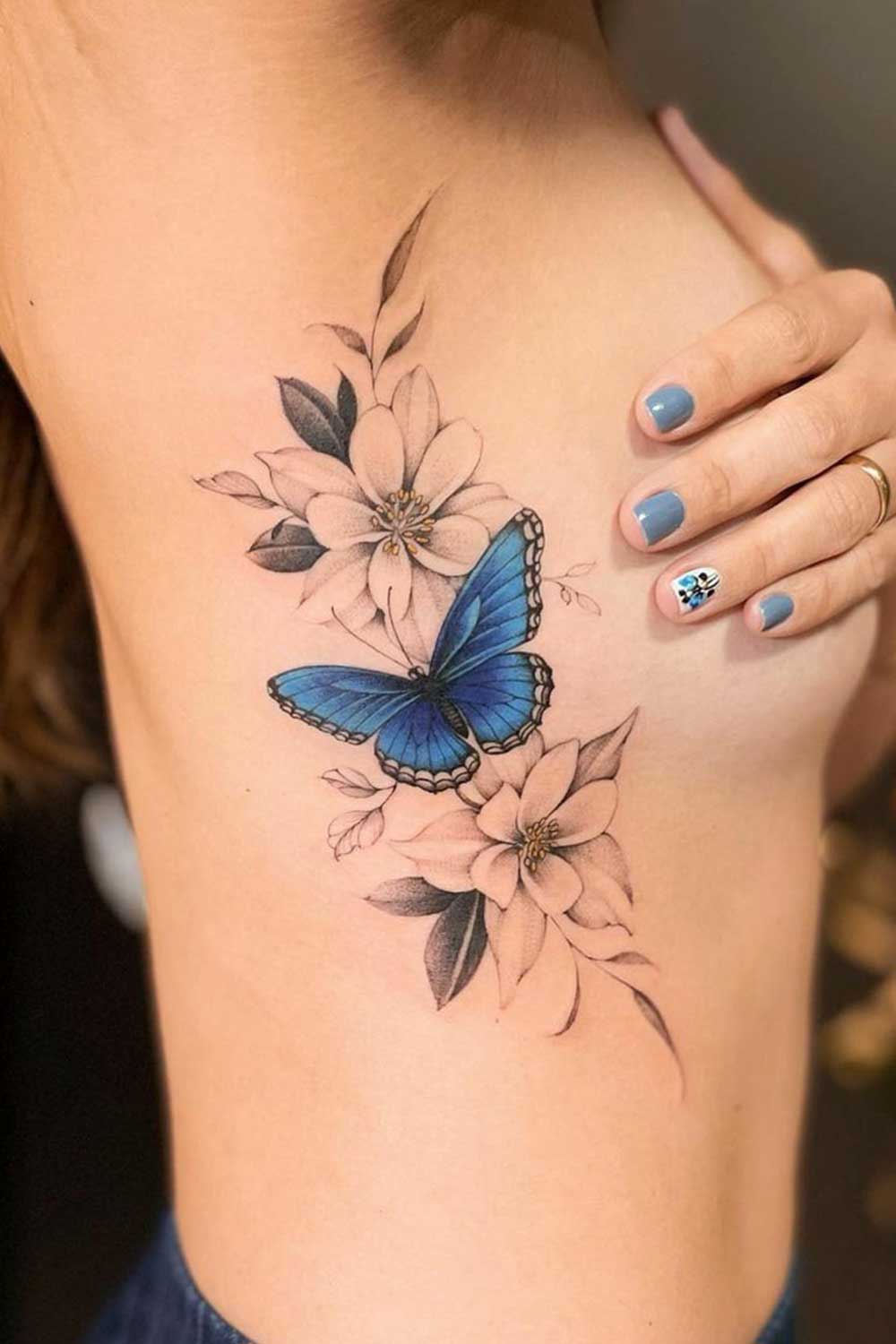 tattoo mariposa para mujer 50
