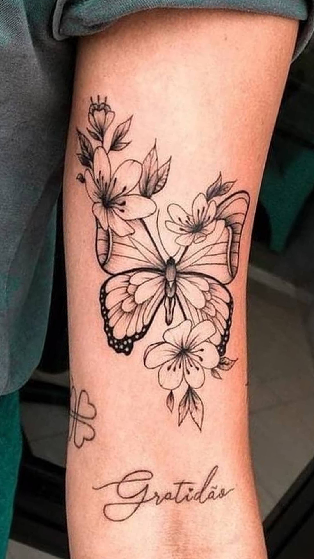 tattoo mariposa para mujer 65