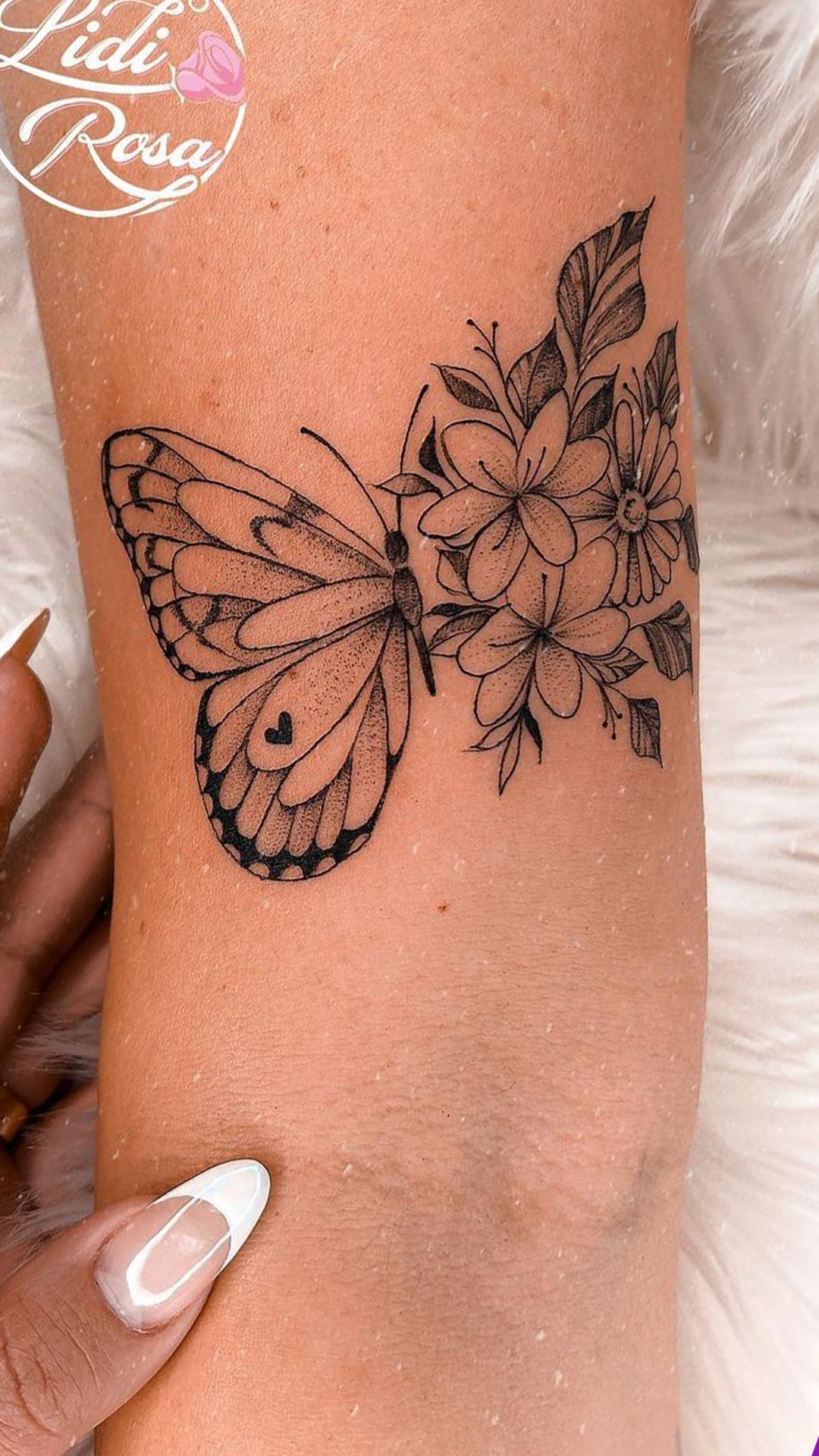 tattoo mariposa para mujer 73