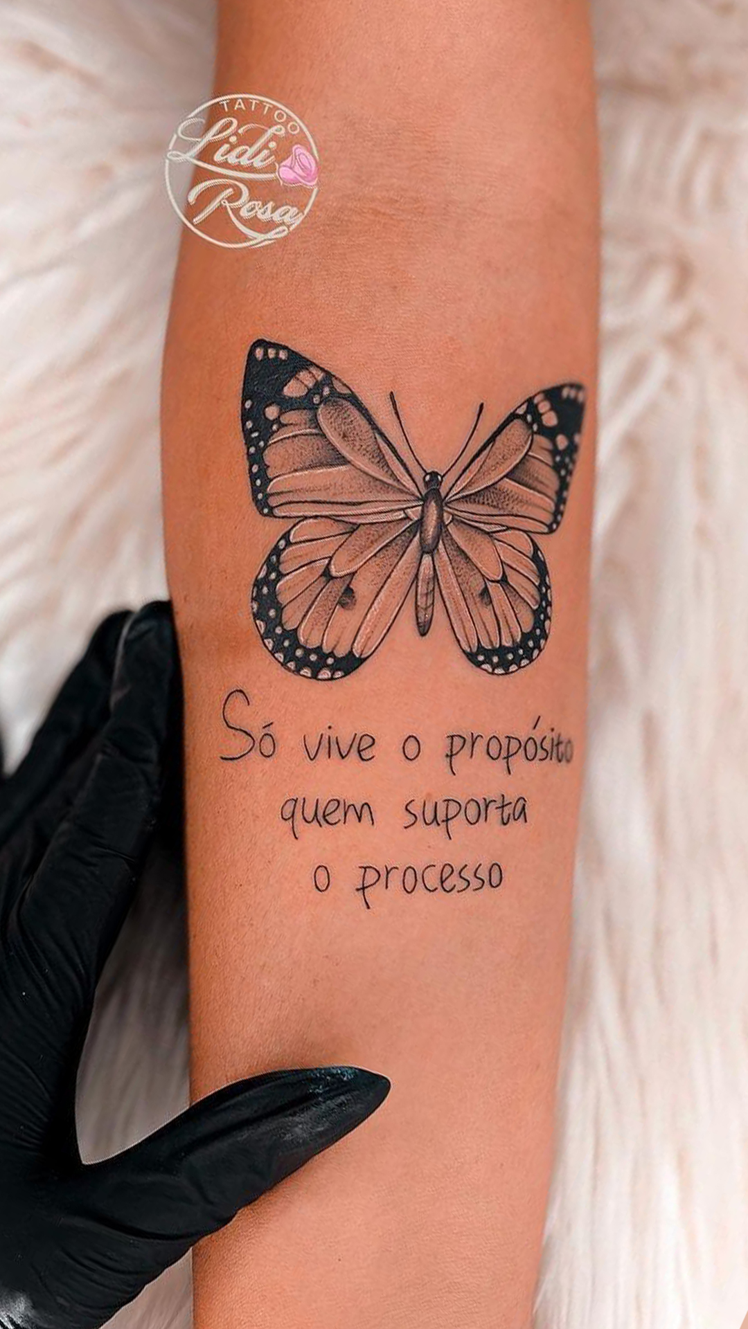 tattoo mariposa para mujer 79