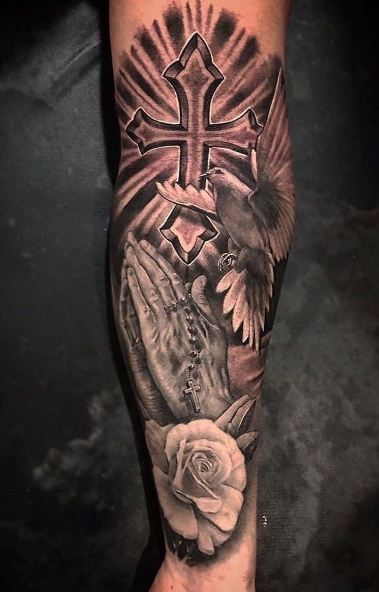 tattoo religioso para hombre 09