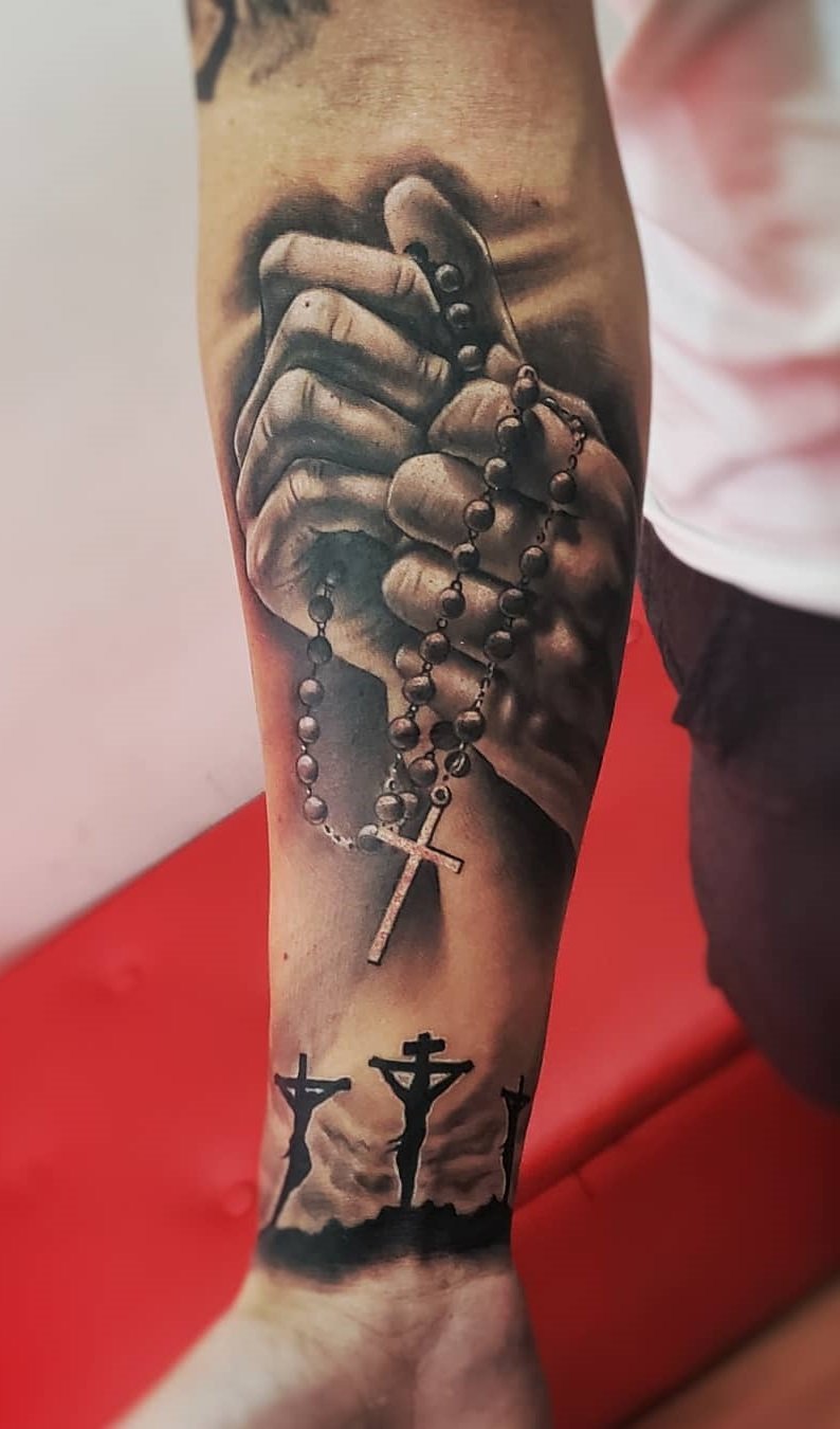 tattoo religioso para hombre 11