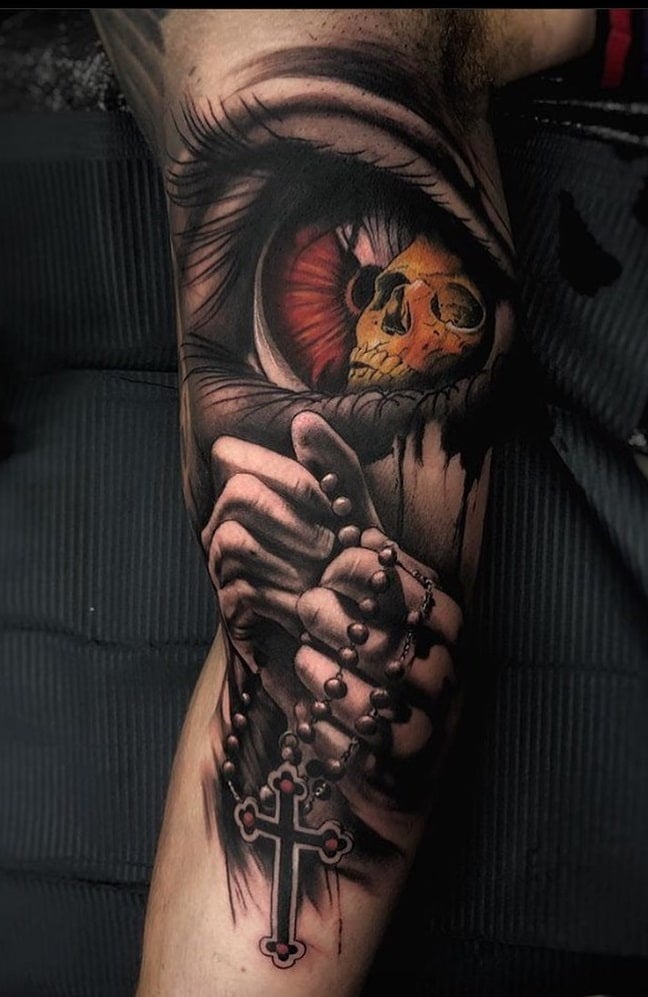 tattoo religioso para hombre 13